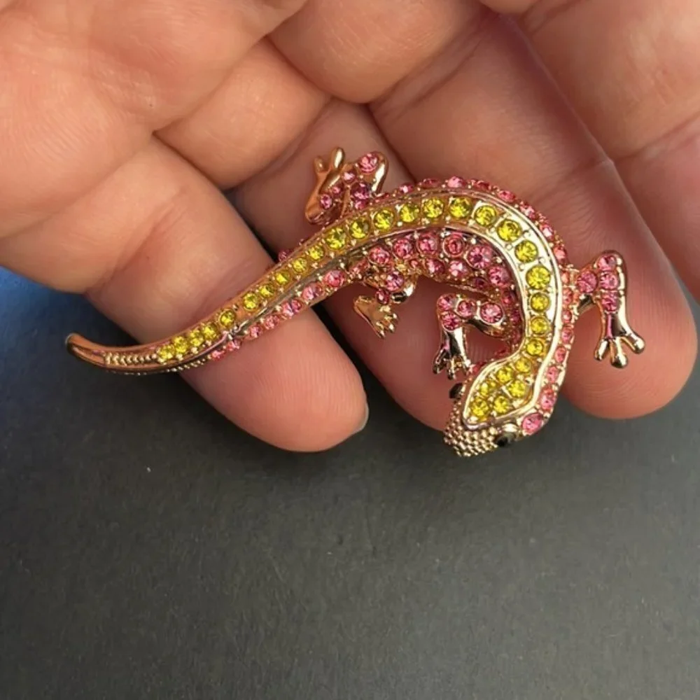 Saks Fifth Avenue Pink Yellow Crystal Lizard Brooch Gold Tone Pin